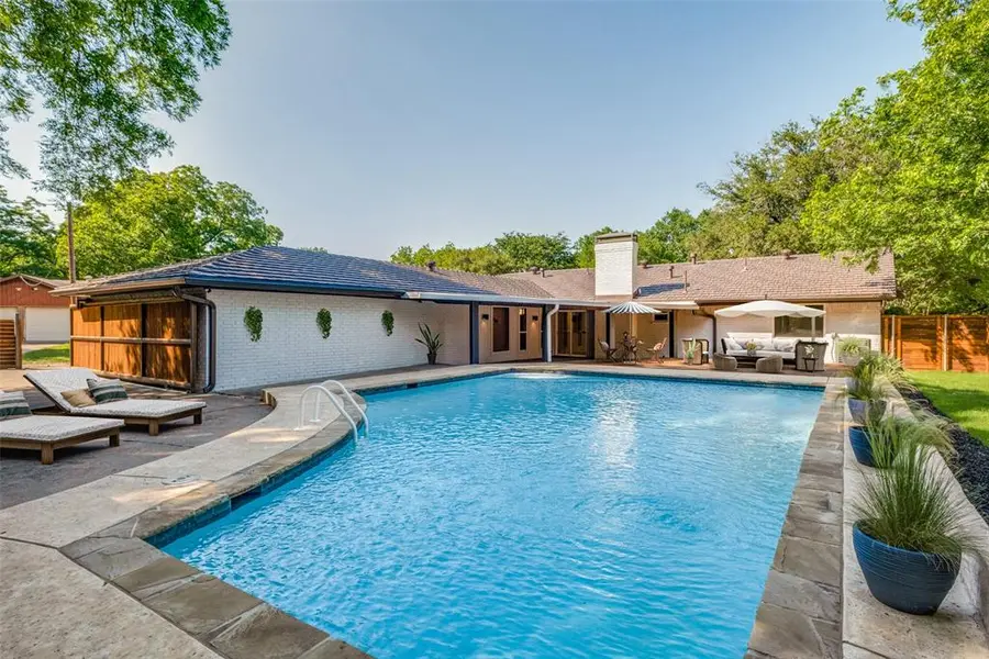 1516 W Five Mile Parkway, Dallas, TX 75224