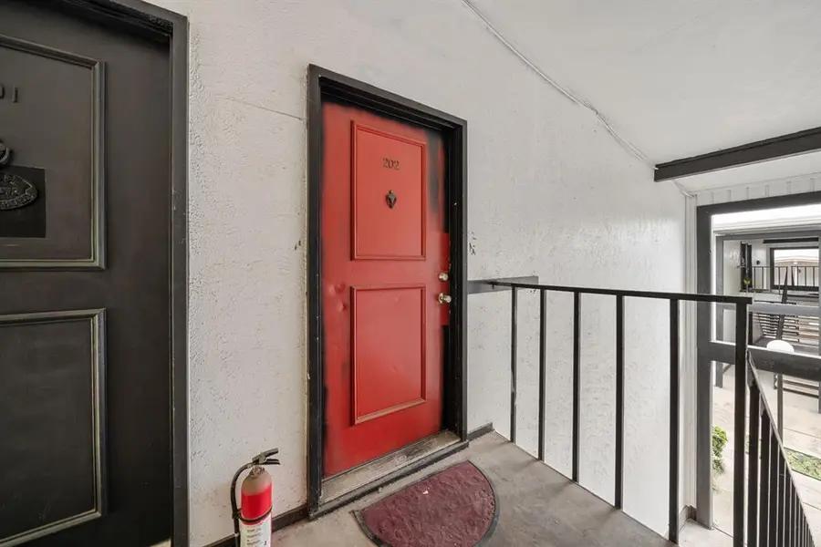 2627 Douglas Avenue, Dallas, TX 75219