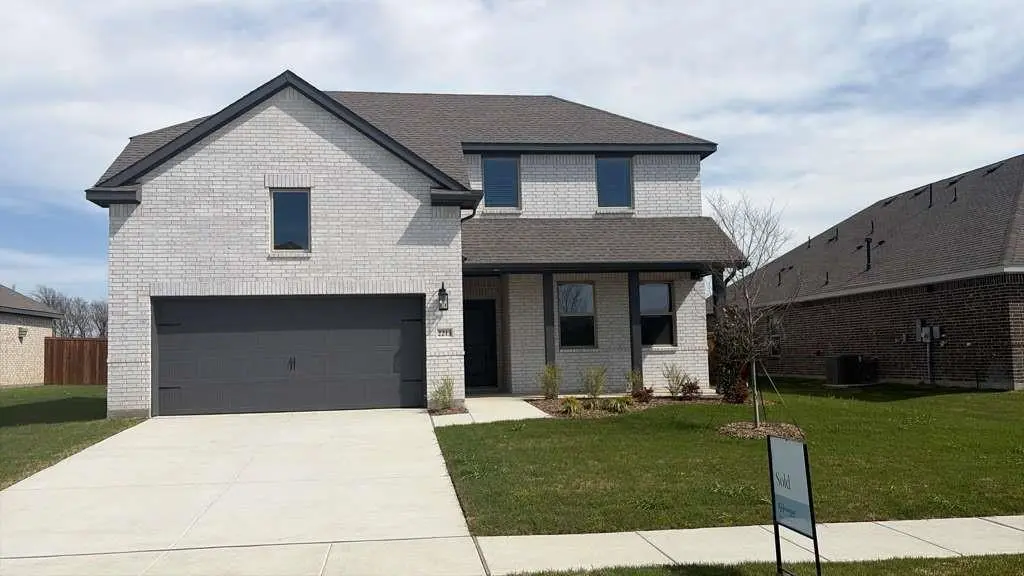 2213 Maple Ridge Drive, Van Alstyne, TX 75495
