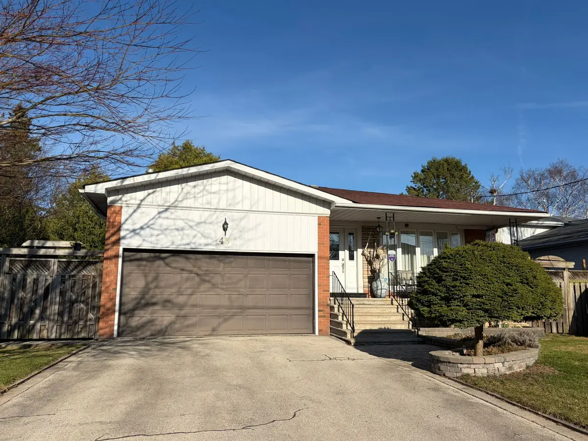 43 Appian DR, Toronto C15, ON M2J 2P8
