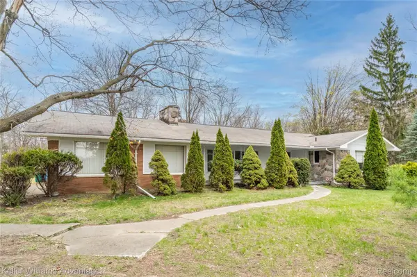 34550 Freedom RD, Farmington Hills, MI 48335