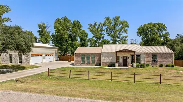 3119 Bob White Drive, Granbury, TX 76049