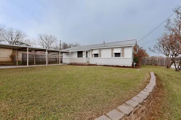 157 SE Tarrant Avenue, Burleson, TX 76028