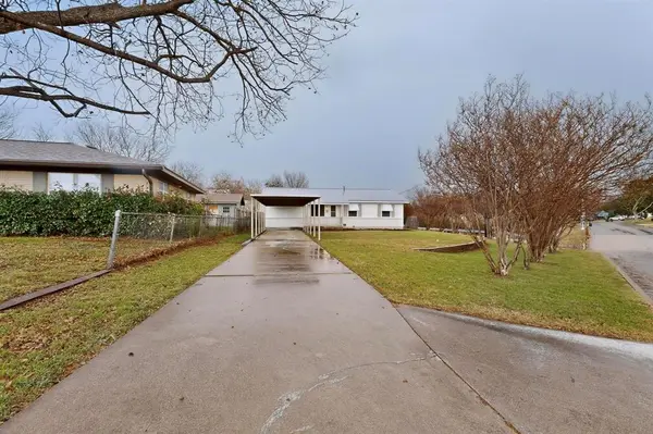 157 SE Tarrant Avenue, Burleson, TX 76028