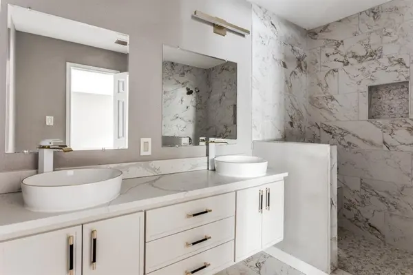 1612 Woodview Drive, Alvarado, TX 76009