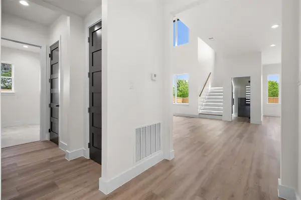 2320 Gooch Street, Dallas, TX 75241