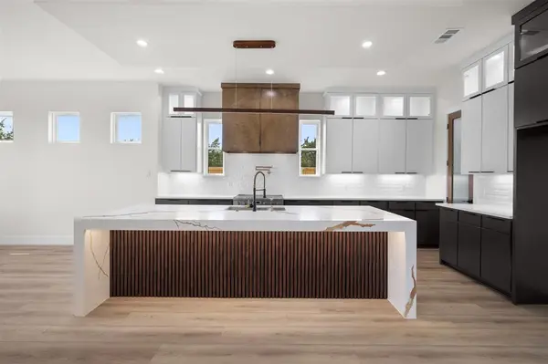 2320 Gooch Street, Dallas, TX 75241