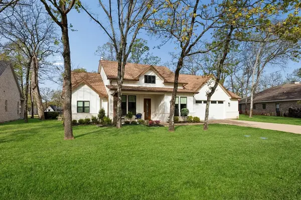 207 Colonial Drive, Mabank, TX 75156