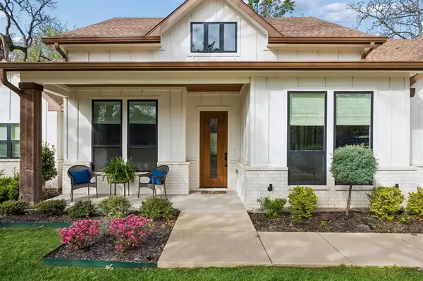 207 Colonial Drive, Mabank, TX 75156