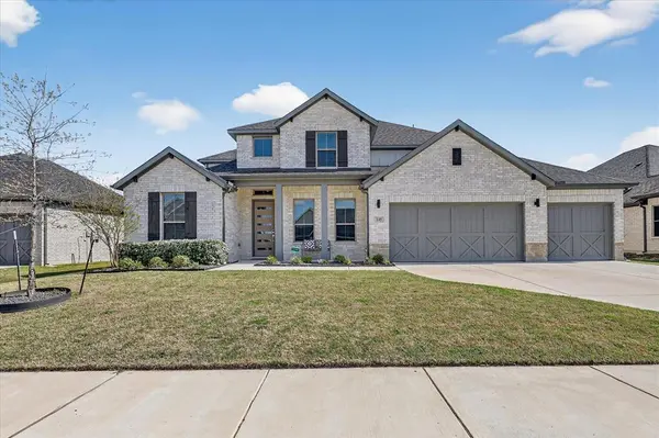 235 Half Moon Drive, Waxahachie, TX 75165
