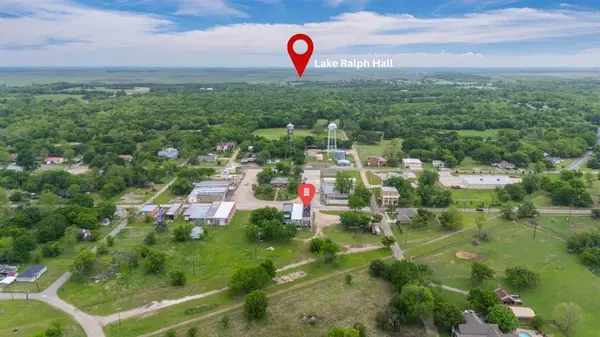 2 S Side Plaza, Ladonia, TX 75449