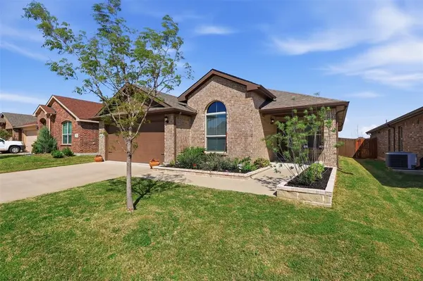 9336 Castorian Drive, Fort Worth, TX 76131