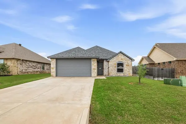 3312 Arrow Creek Drive, Granbury, TX 76049