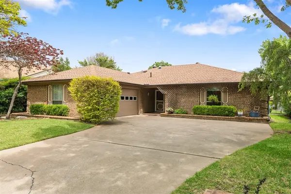 1409 Circle Lane, Bedford, TX 76022