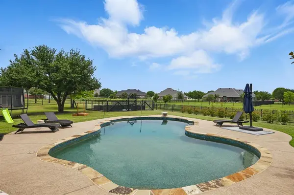 1000 Van Zandt Court, Haslet, TX 76052