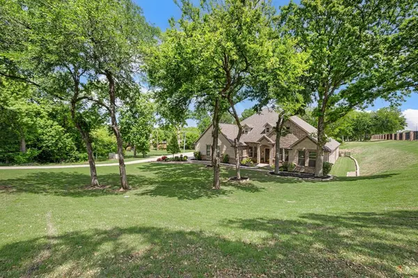120 Riverbend Estates Drive, Fort Worth, TX 76112