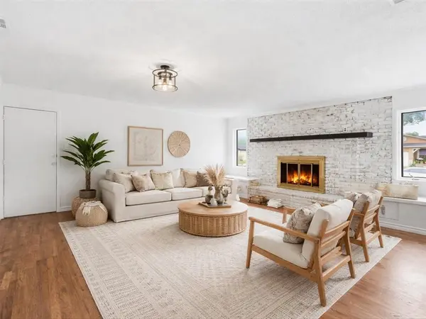 1112 Noble Avenue, Carrollton, TX 75006