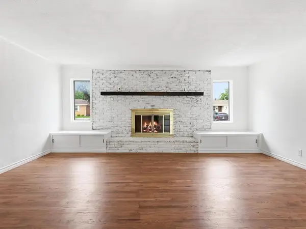 1112 Noble Avenue, Carrollton, TX 75006