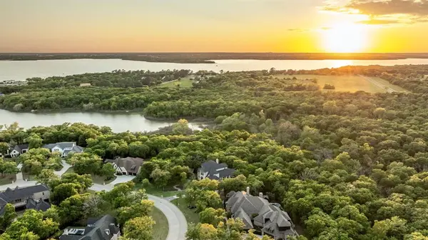 521 W Waters Edge Way, Oak Point, TX 75068