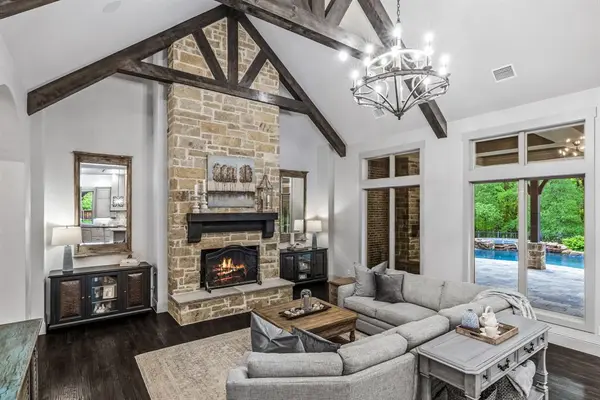 521 W Waters Edge Way, Oak Point, TX 75068