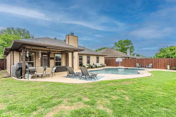 8159 Berkshire Drive, Fort Worth, TX 76137