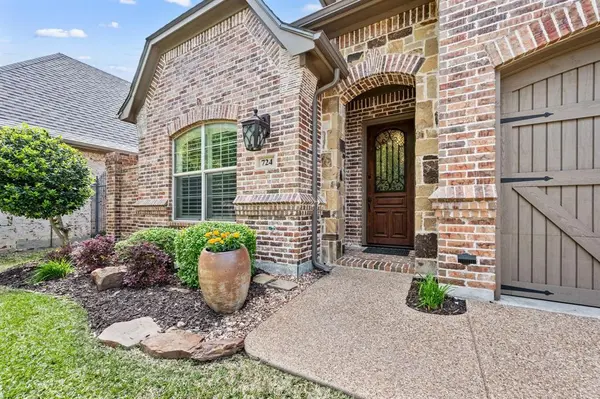 724 E Hill Street, Keller, TX 76248