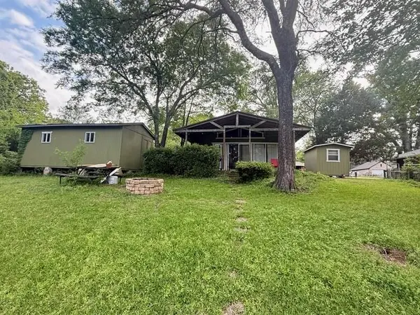 128 Shady Shores Drive, Mabank, TX 75156