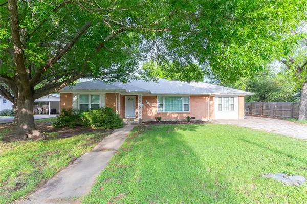 805 S Seaman Street, Eastland, TX 76448