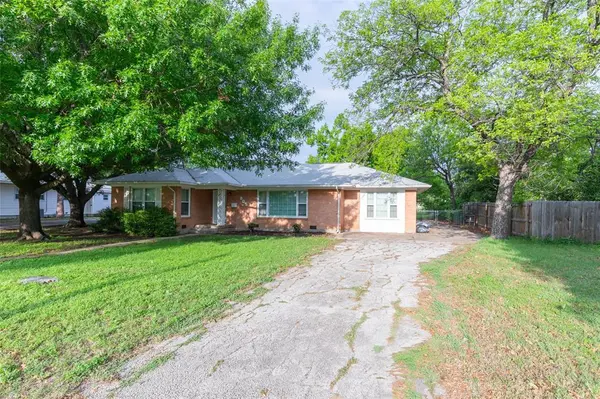 805 S Seaman Street, Eastland, TX 76448