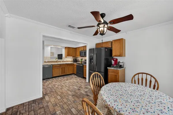 3009 Richwood Circle, Bedford, TX 76021