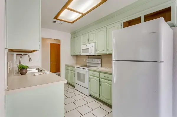 706 Holly Hill Road, Mineral Wells, TX 76067