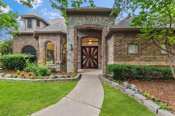 9121 Thornridge Drive, North Richland Hills, TX 76182