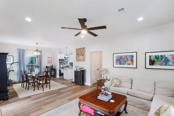 2744 Catherine Street, Dallas, TX 75211