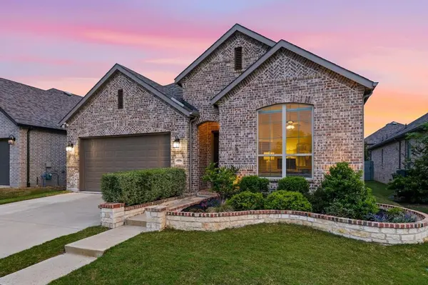 812 Hawks Way, Argyle, TX 76226