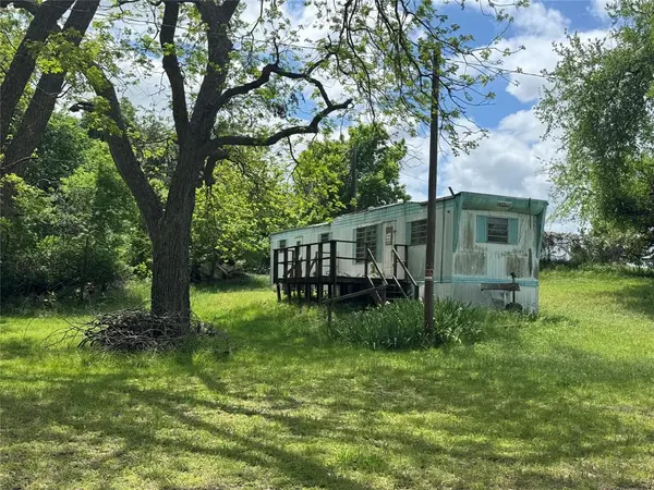 305 Lipan, Weatherford, TX 76087