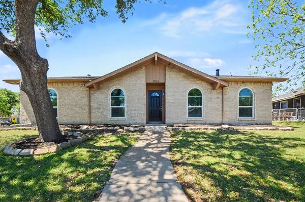 2901 Mill Trail, Carrollton, TX 75007