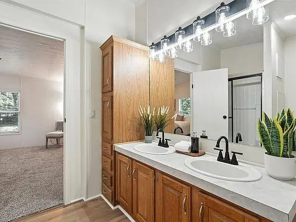 2518 Lovely Drive, Chandler, TX 75758