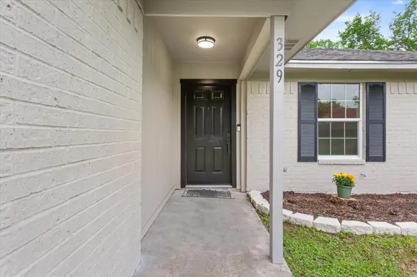 329 Applewood Lane, Hewitt, TX 76643