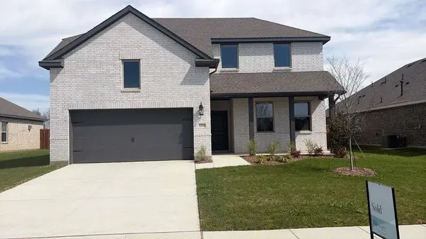 2213 Maple Ridge Drive, Van Alstyne, TX 75495