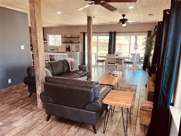 109 Arkansas Street, Pottsboro, TX 75076