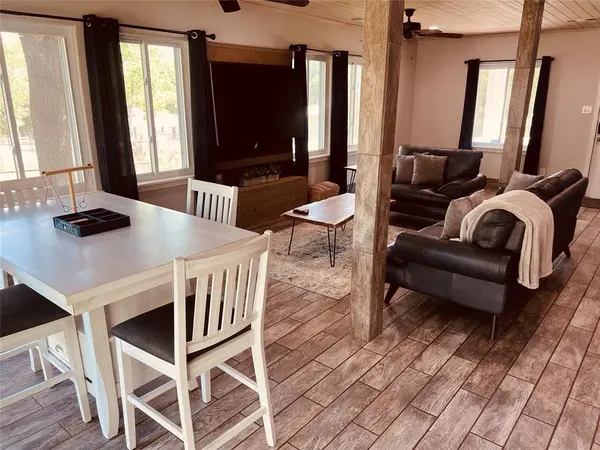 109 Arkansas Street, Pottsboro, TX 75076