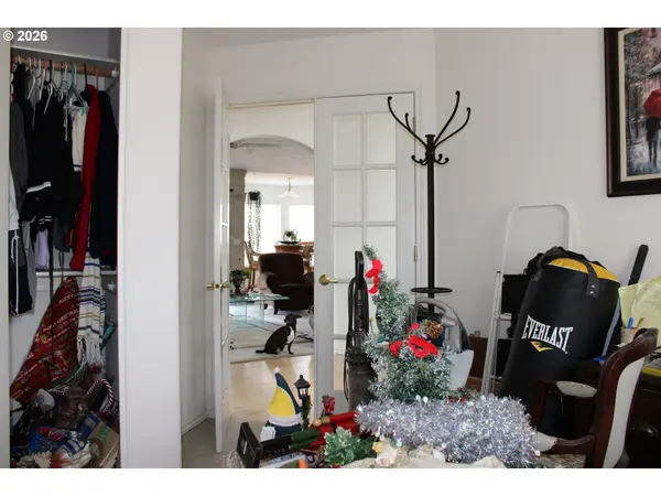 110 SW 16TH CT, Troutdale, OR 97060