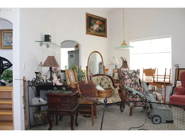 110 SW 16TH CT, Troutdale, OR 97060