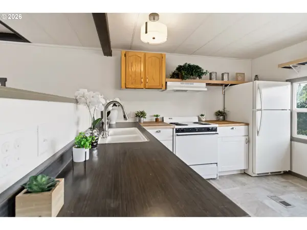 205 S 54TH ST #76, Springfield, OR 97478