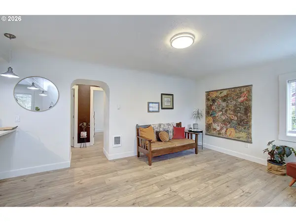 1923 G ST, Washougal, WA 98671