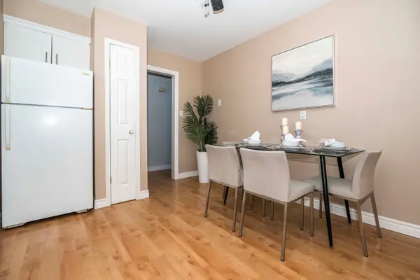 730 Cedar ST #3, Oshawa, ON L1H 4M6