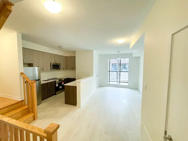 1865 Pickering Pkwy #1402, Pickering, ON L1V 0H2