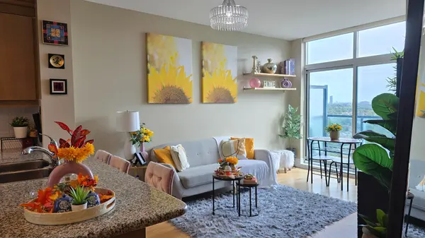 18 Harding BLVD #PH207, Richmond Hill, ON L4C 0T3