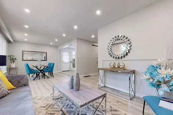 105 ( Main ) Aurora Heights DR, Aurora, ON L4G 2X1