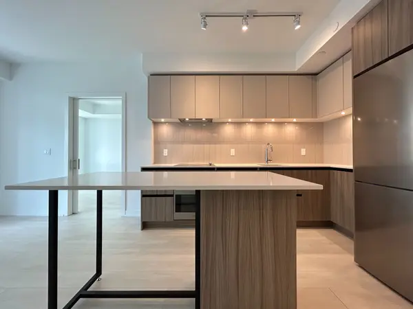 7950 Bathurst ST #B802, Vaughan, ON L4J 0B8